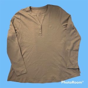 NWOT Isaac mizrahi t-shirt